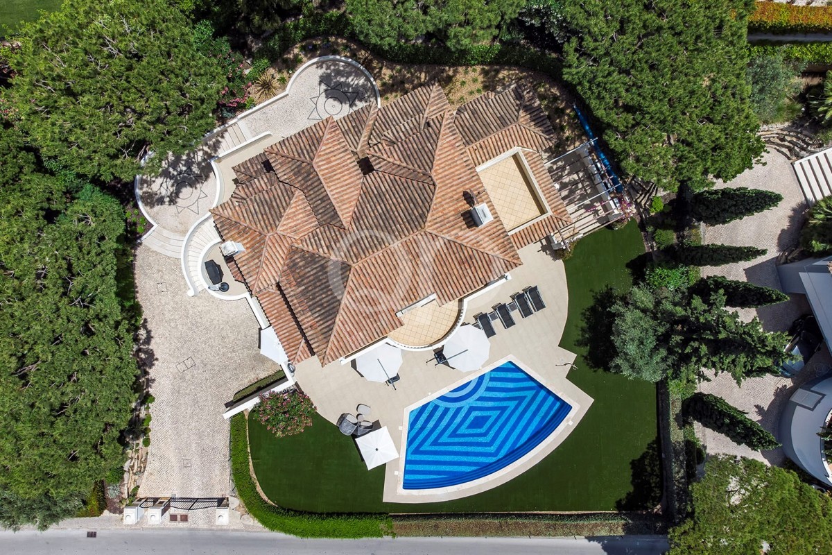 An Impressive 4-Bedroom Villa Located in Vale do Lobo