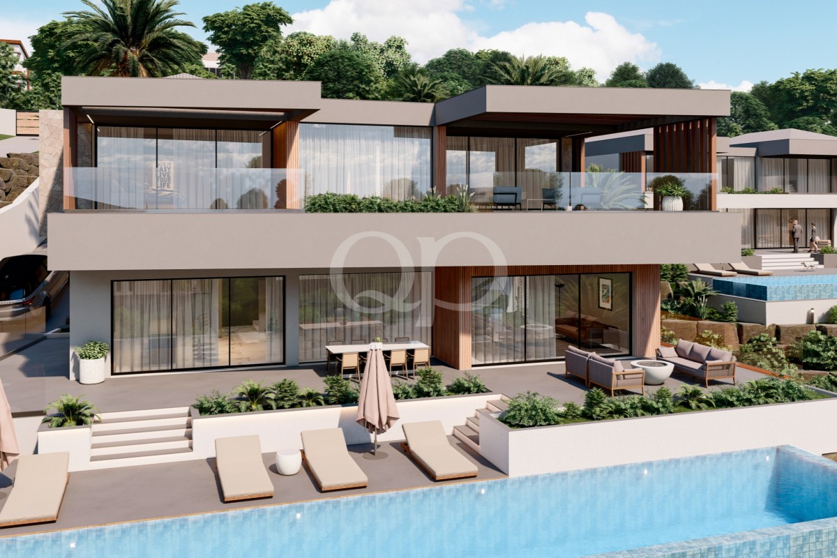 Impressive 4 to 5-Bedroom Turn Key Villa in Raposeira with Swimming Pool