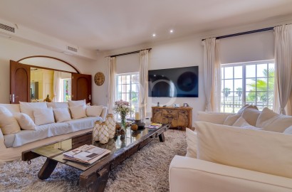 Prestigious 5-Bedroom Estate with Breathtaking Views of the Ria Formosa
