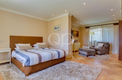 Prestigious 5-Bedroom Estate with Breathtaking Views of the Ria Formosa