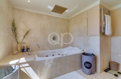 Prestigious 5-Bedroom Estate with Breathtaking Views of the Ria Formosa