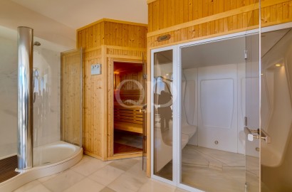 Prestigious 5-Bedroom Estate with Breathtaking Views of the Ria Formosa