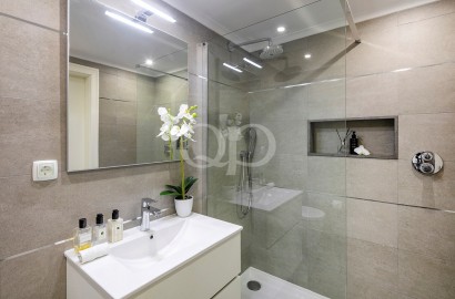 Stylish Apartment with Lake Views in Quinta do Lago