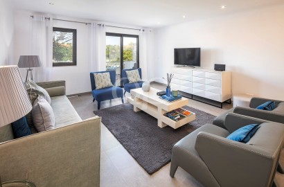 Stylish Apartment with Lake Views in Quinta do Lago