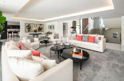 A luxurious south-facing property wonderfully located in Quinta do Lago