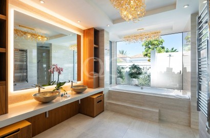Elegant and Refurbished Villa between Quinta do Lago and Vale do Lobo