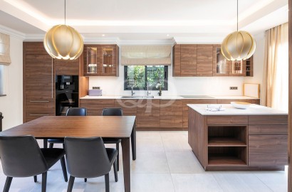 Elegant and Refurbished Villa between Quinta do Lago and Vale do Lobo