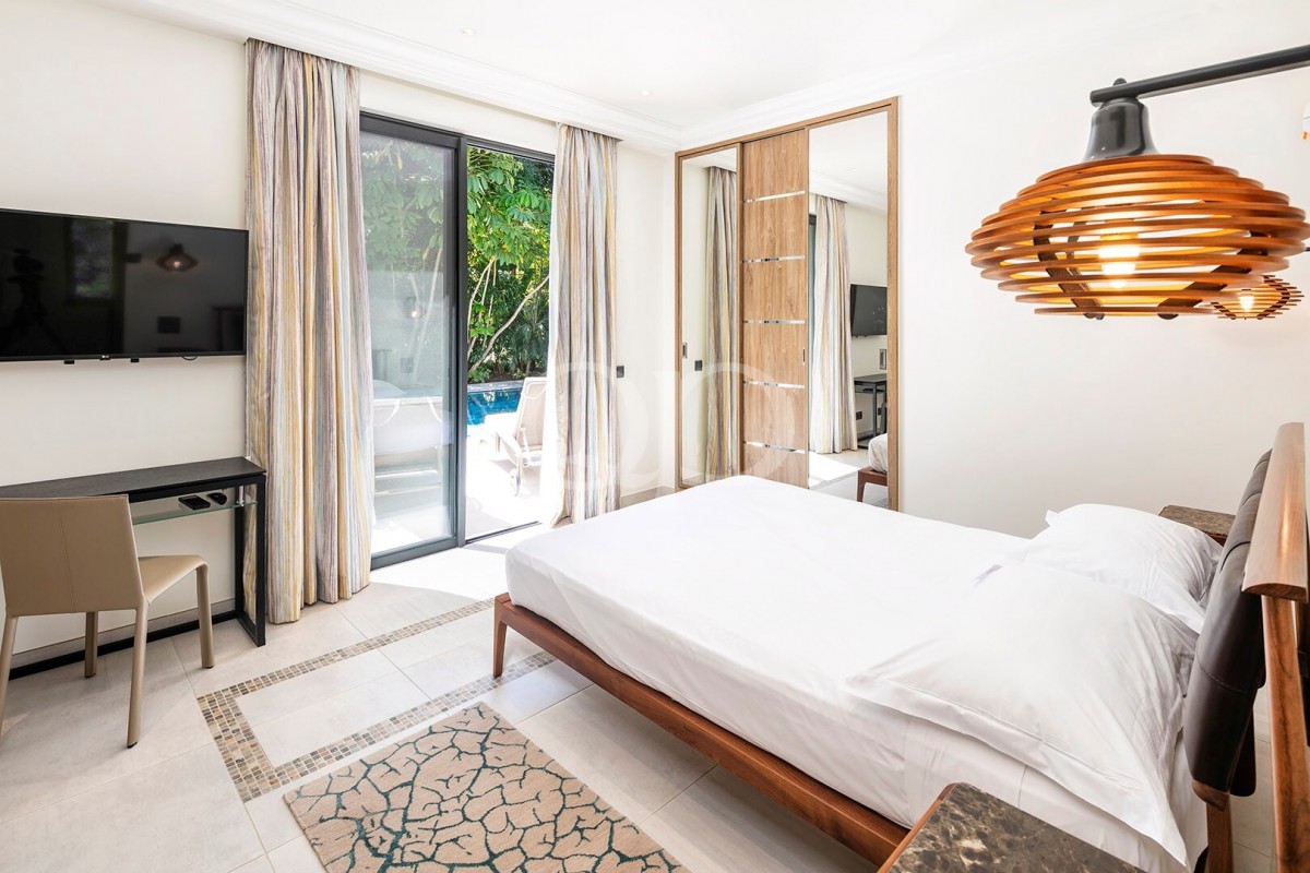 Elegant and Refurbished Villa between Quinta do Lago and Vale do Lobo