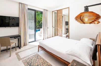 Elegant and Refurbished Villa between Quinta do Lago and Vale do Lobo