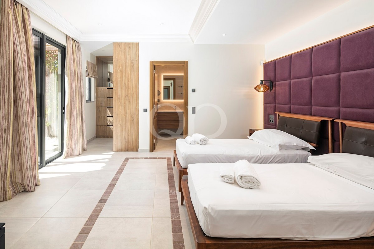 Elegant and Refurbished Villa between Quinta do Lago and Vale do Lobo