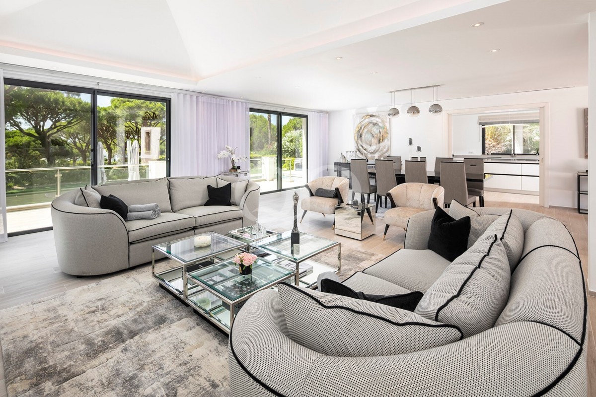 Stunning 4-Bedroom Luxury Villa Overlooking San Lorenzo Golf Course