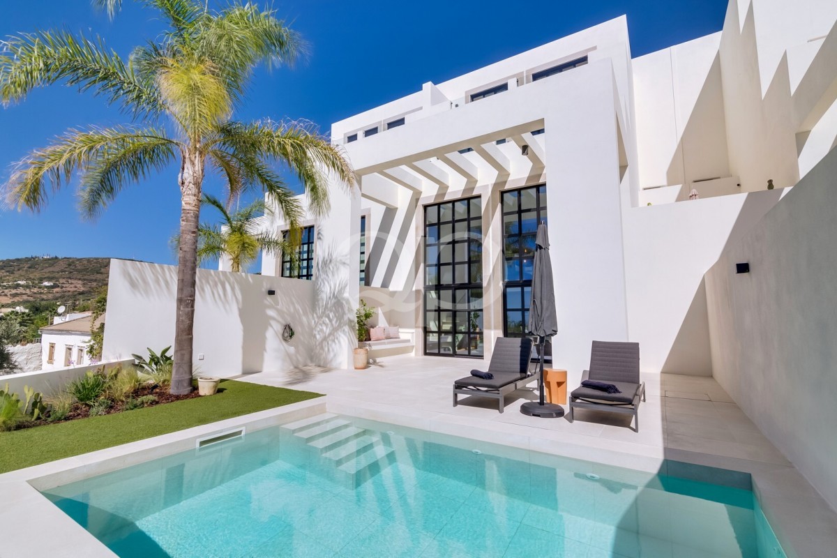 Villa with Sea Views in Santa Barbara, Algarve