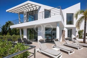 Moradia contemporânea com vista para o campo de golfe da Quinta do Lago - QP Savills
