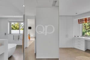Moradia contemporânea com vista para o campo de golfe da Quinta do Lago - QP Savills
