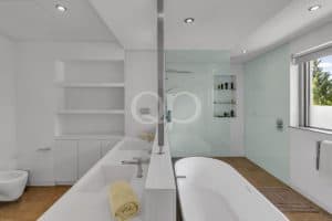 Moradia contemporânea com vista para o campo de golfe da Quinta do Lago - QP Savills