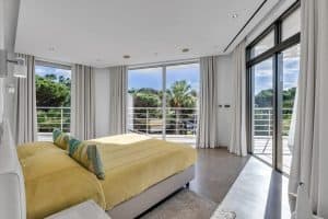 Moradia contemporânea com vista para o campo de golfe da Quinta do Lago - QP Savills