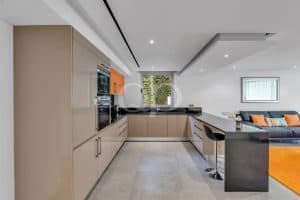 Moradia contemporânea com vista para o campo de golfe da Quinta do Lago - QP Savills