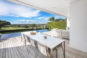 Moradia luminosa e elegante em Vale do Lobo - QP Savills
