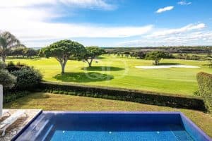 Moradia luminosa e elegante em Vale do Lobo - QP Savills