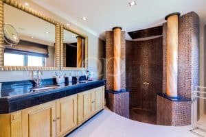 Luxury Countryside 4 Bedroom Villa in Loulé24
