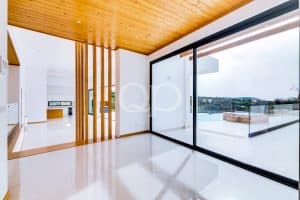 Moderne Villa mit 4 Schlafzimmern in Hanglage und malerischem Blick auf die Landschaft21
