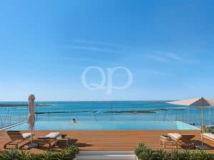 vue depuis la piscine sur le toit