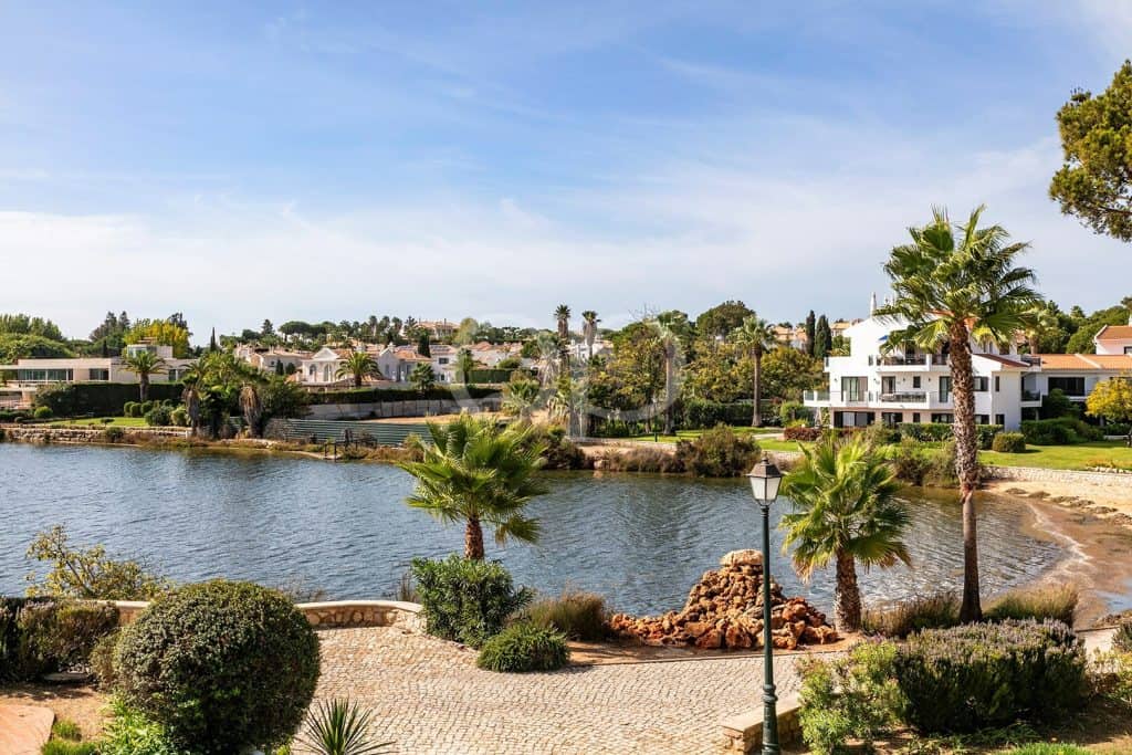 Stilvolles Apartment mit Seeblick in Quinta do Lago - QP Savills
