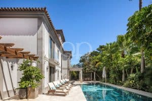 Moradia remodelada entre Quinta do Lago e Vale do Lobo - QP Savills