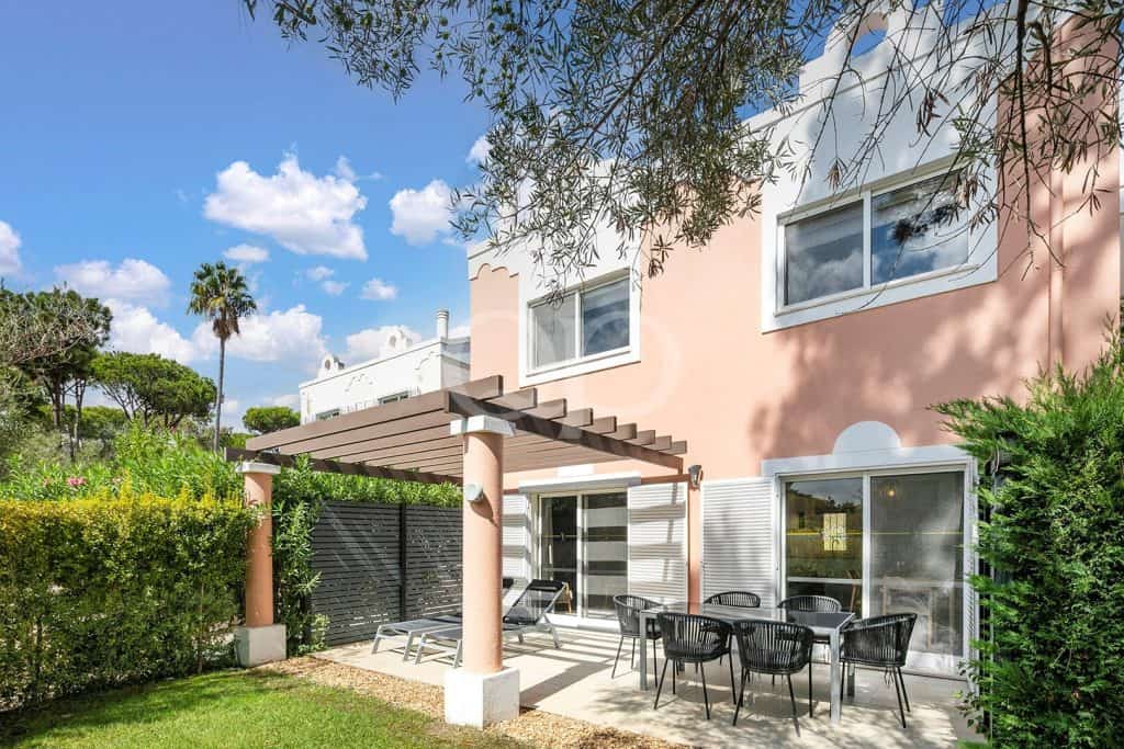 Charming Townhouse within Luxury Resort in Quinta do Lago - QP Savills