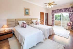 Traditional Family Villa with Tennis Court - QP Savills