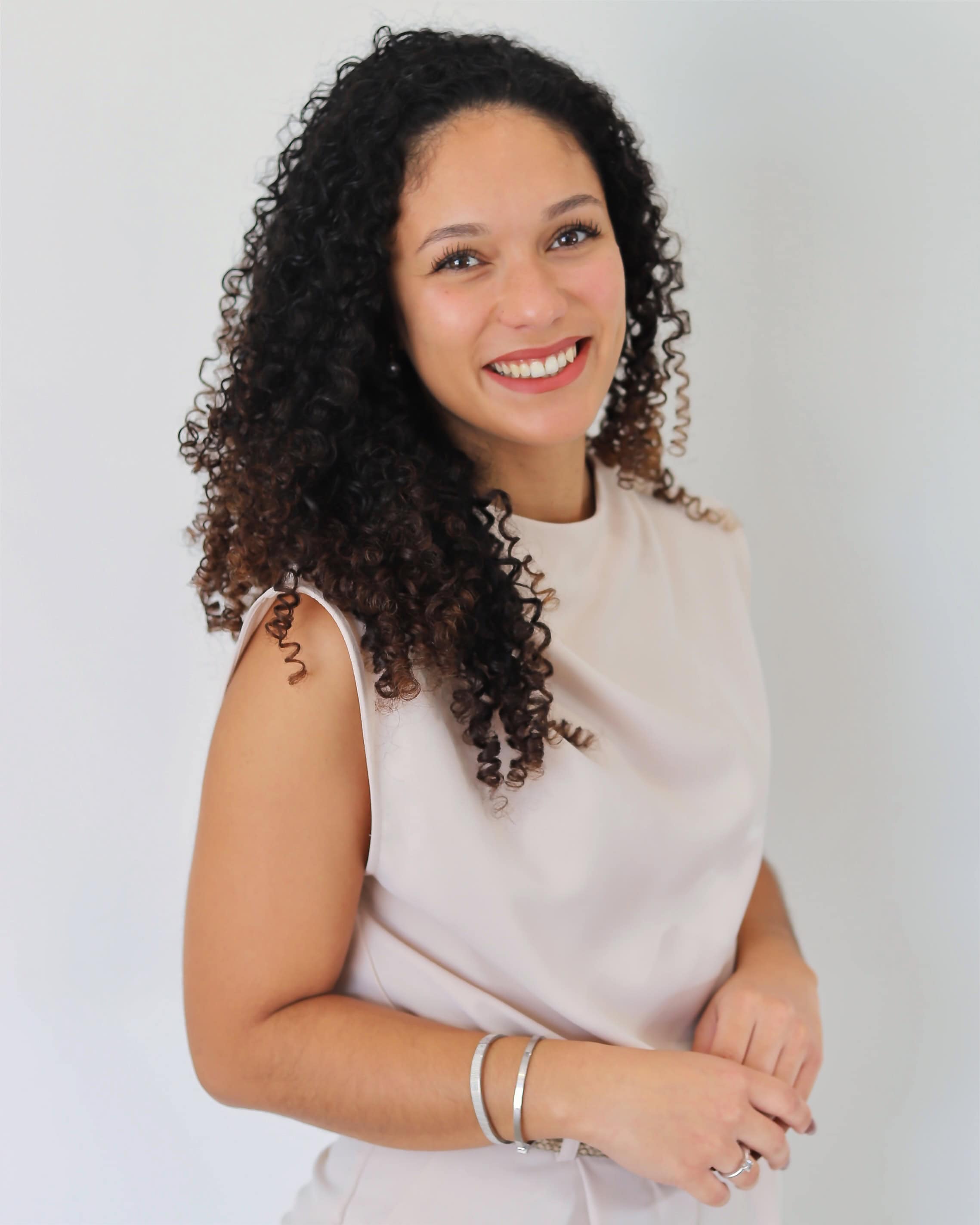 Mehr über den Artikel erfahren Angela Costa