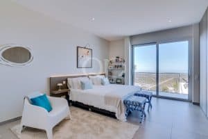 Contemporary 3-Bedroom Villa with Panoramic Ocean Views in Goldra27Web