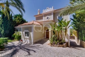 Außergewöhnliche Villa in The Crest - Vale Formoso - QP Savills