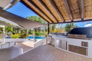 Exceptional 6 to 8-Bedroom Estate in the Golden Triangle7