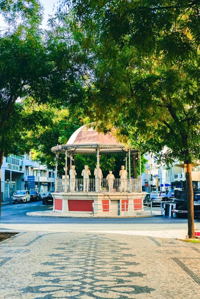 Explore Loulé