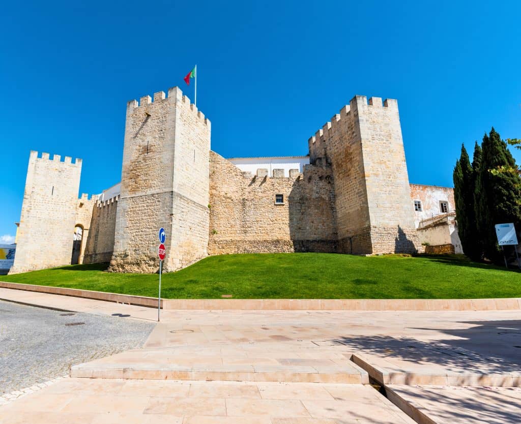Explore Loulé