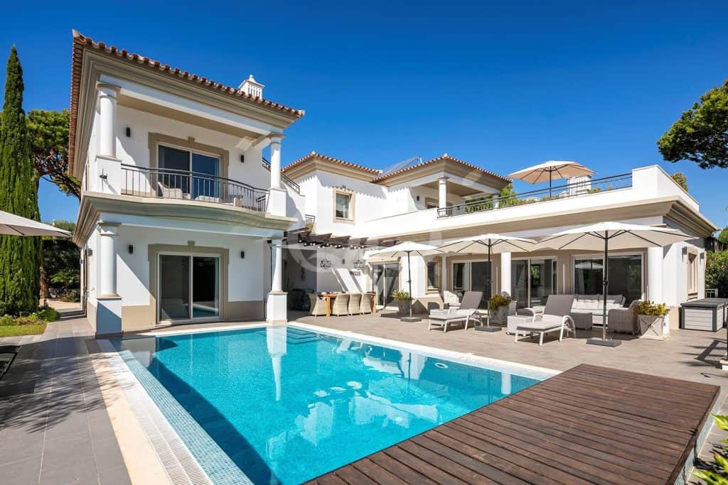 Excecional moradia familiar costeira - QP Savills