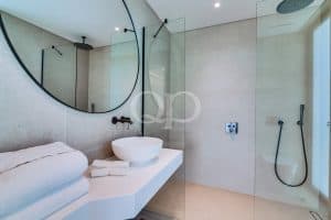 Modern Villa in a Prime Location36