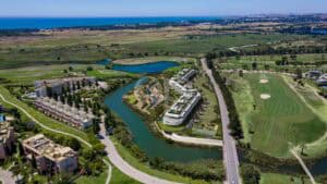 Penthouse com piscina privada e vistas deslumbrantes em The Creek, Vilamoura - QP Savills