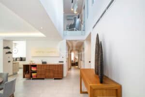 Moradia costeira remodelada entre Quinta do Lago e Vale do Lobo - QP Savills