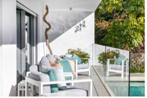 Moradia costeira remodelada entre Quinta do Lago e Vale do Lobo - QP Savills