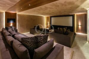 Impressionante moradia à beira do lago na Quinta do Lago, Algarve - QP Savills