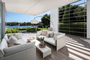 Impressionante moradia à beira do lago na Quinta do Lago, Algarve - QP Savills