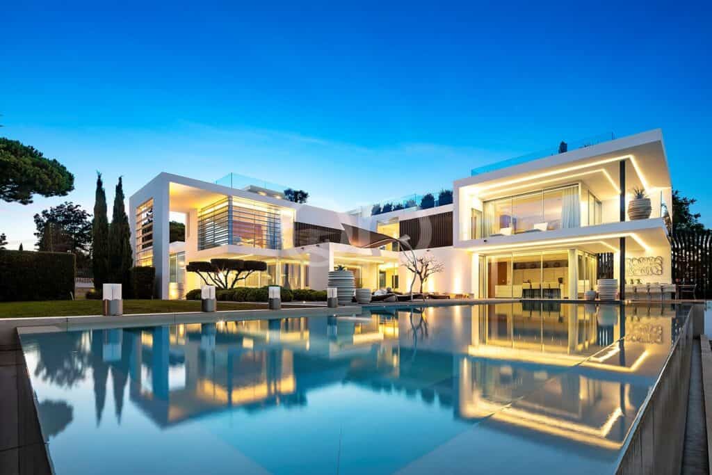 Impressionante moradia à beira do lago na Quinta do Lago, Algarve - QP Savills