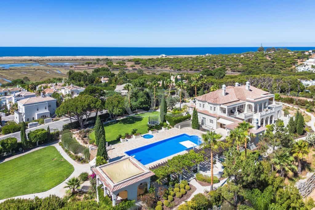 Espetacular propriedade à beira-mar na Quinta do Lago - QP Savills