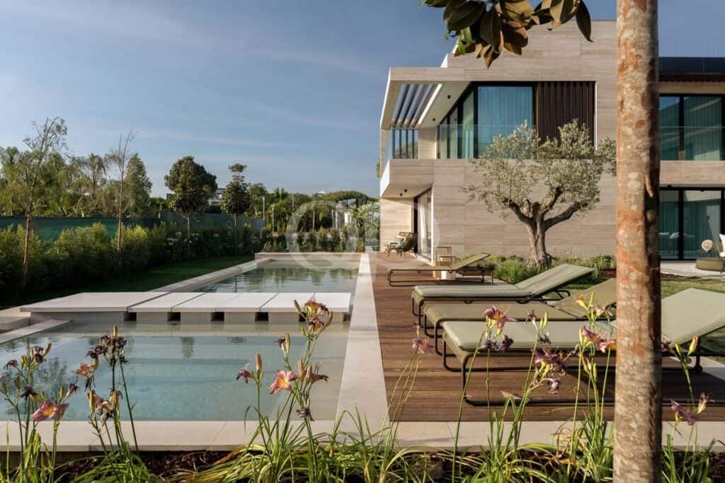 Garden Exterior 1