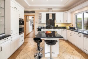 Elegant Villa in Quinta do Mar close to the beach in the Algarve - QP Savills