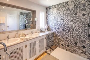 Charmosa Moradia Isolada T3 com Piscina em Vale do Lobo - QP Savills