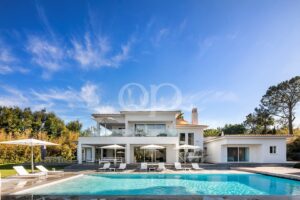 Moradia elegante e privada na Quinta do Lago, Algarve - QP Savills