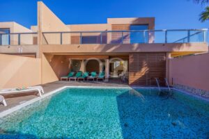 Luxurious Villa 800m from Salgados Beach - QP Savills